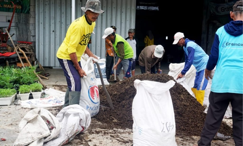 KAN Jabung dan BPP Tumpang Menyelenggarakan SLPHT Petani