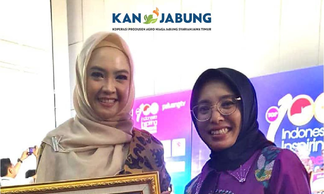 Penghargaan 100 Perempuan Womenpreneur Menginspirasi Kepada Presdir KAN Jabung