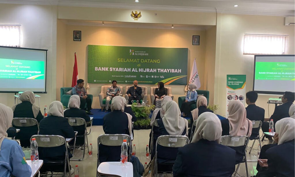 Kunjungan BPRS Al Hijrah: Mahasiswa UIN Malang Perkuat Literasi Keuangan Syariah