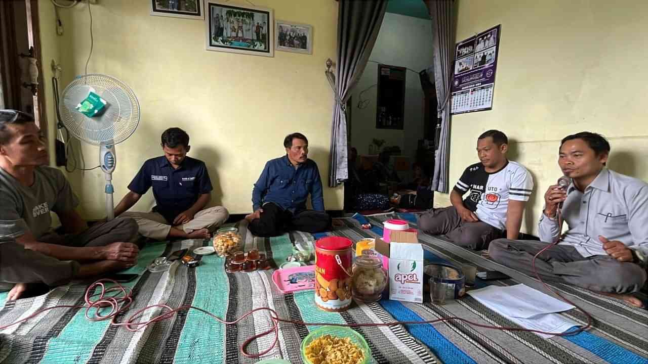 Pengurus KAN Jabung berdiskusi langsung dengan anggota peternak dalam sesi Daily Interaktif April 2026